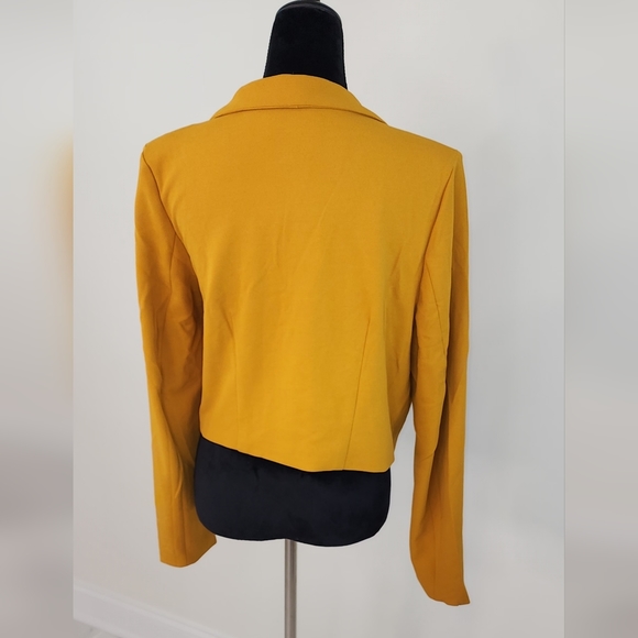 Fashion nova crop blazer - Picture 6 of 7